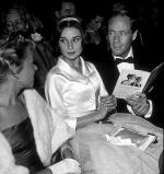 Одри Хепберн: 413x437 / 41 Кб