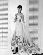 Одри Хепберн: 352x450 / 43 Кб