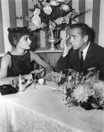 Одри Хепберн: 355x450 / 45 Кб