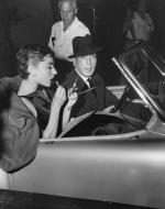 Одри Хепберн: 357x450 / 32 Кб