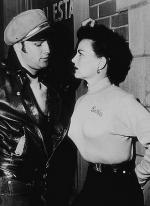 Марлон Брандо: 329x450 / 34 Кб