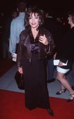 Джоан Коллинз: 468x754 / 45 Кб