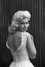 Джейн Мэнсфилд: 339x500 / 35 Кб