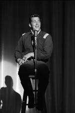 Дин Мартин: 331x500 / 21 Кб