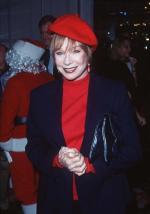 Ширли МакЛейн: 468x667 / 37 Кб