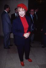 Ширли МакЛейн: 468x696 / 37 Кб