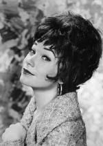 Ширли МакЛейн: 320x450 / 39 Кб