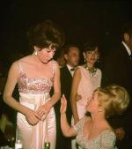 Ширли МакЛейн: 400x450 / 33 Кб