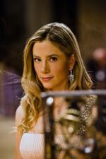 Мира Сорвино: 360x540 / 34 Кб