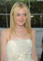 Дакота Фаннинг: 284x400 / 19 Кб