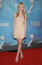 Дакота Фаннинг: 263x400 / 20 Кб