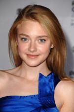 Дакота Фаннинг: 266x400 / 20 Кб