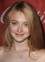 Дакота Фаннинг: 290x400 / 21 Кб