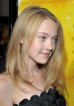 Дакота Фаннинг: 282x400 / 24 Кб