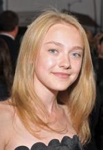 Дакота Фаннинг: 274x400 / 23 Кб