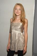 Дакота Фаннинг: 269x400 / 17 Кб