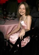 Дакота Фаннинг: 286x400 / 23 Кб