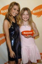 Дакота Фаннинг: 267x400 / 27 Кб