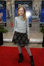 Дакота Фаннинг: 267x400 / 29 Кб