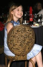 Дакота Фаннинг: 259x400 / 32 Кб