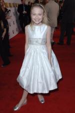 Дакота Фаннинг: 267x400 / 21 Кб