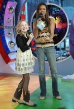 Дакота Фаннинг: 273x400 / 32 Кб