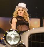 Мадонна: 376x400 / 24 Кб