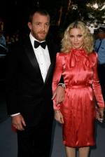 Мадонна: 268x400 / 22 Кб