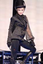 Мадонна: 267x400 / 24 Кб