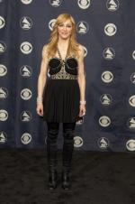 Мадонна: 266x400 / 23 Кб