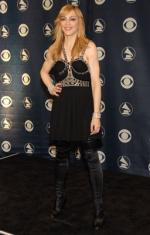 Мадонна: 256x400 / 23 Кб