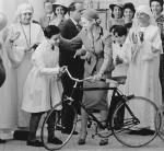 Мадонна: 435x398 / 46 Кб