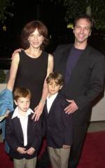 Мэрилу Хеннер: 252x400 / 19 Кб