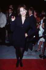 Мэрилу Хеннер: 468x708 / 49 Кб