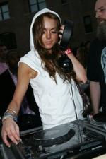 Линдси Лохан: 267x400 / 27 Кб