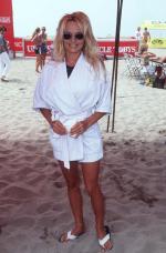 Памела Андерсон: 468x710 / 71 Кб