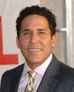 Оскар Нунез: 323x400 / 23 Кб