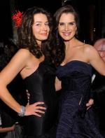 Брук Шилдс: 305x400 / 26 Кб