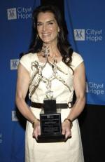 Брук Шилдс: 260x400 / 24 Кб