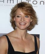 Джоди Фостер: 329x400 / 25 Кб