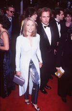 Джоди Фостер: 468x715 / 53 Кб