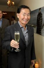 Джордж Такей: 260x400 / 21 Кб