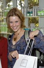 Эшли Уильямс: 261x400 / 33 Кб