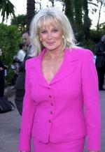 Линда Эванс: 276x400 / 24 Кб