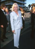 Линда Эванс: 285x400 / 22 Кб