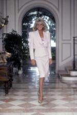 Линда Эванс: 281x420 / 26 Кб