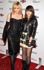 Мадонна: 255x400 / 28 Кб