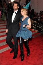 Мадонна: 266x400 / 28 Кб