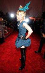 Мадонна: 251x400 / 23 Кб