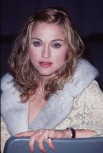 Мадонна: 468x692 / 58 Кб